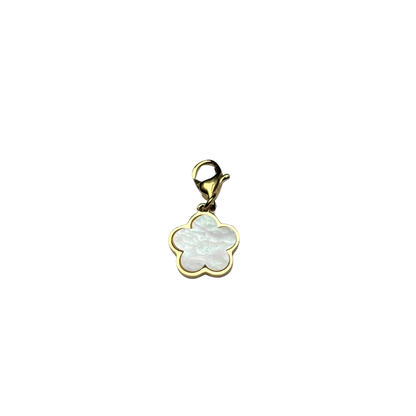 Mother-of-pearl flower charms 12x11mm